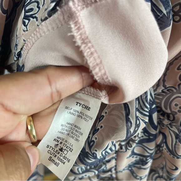 VICI Double V-Neck Long Sleeve Floral Print Mini Ruffle Dress Size Small - Picture 8 of 9